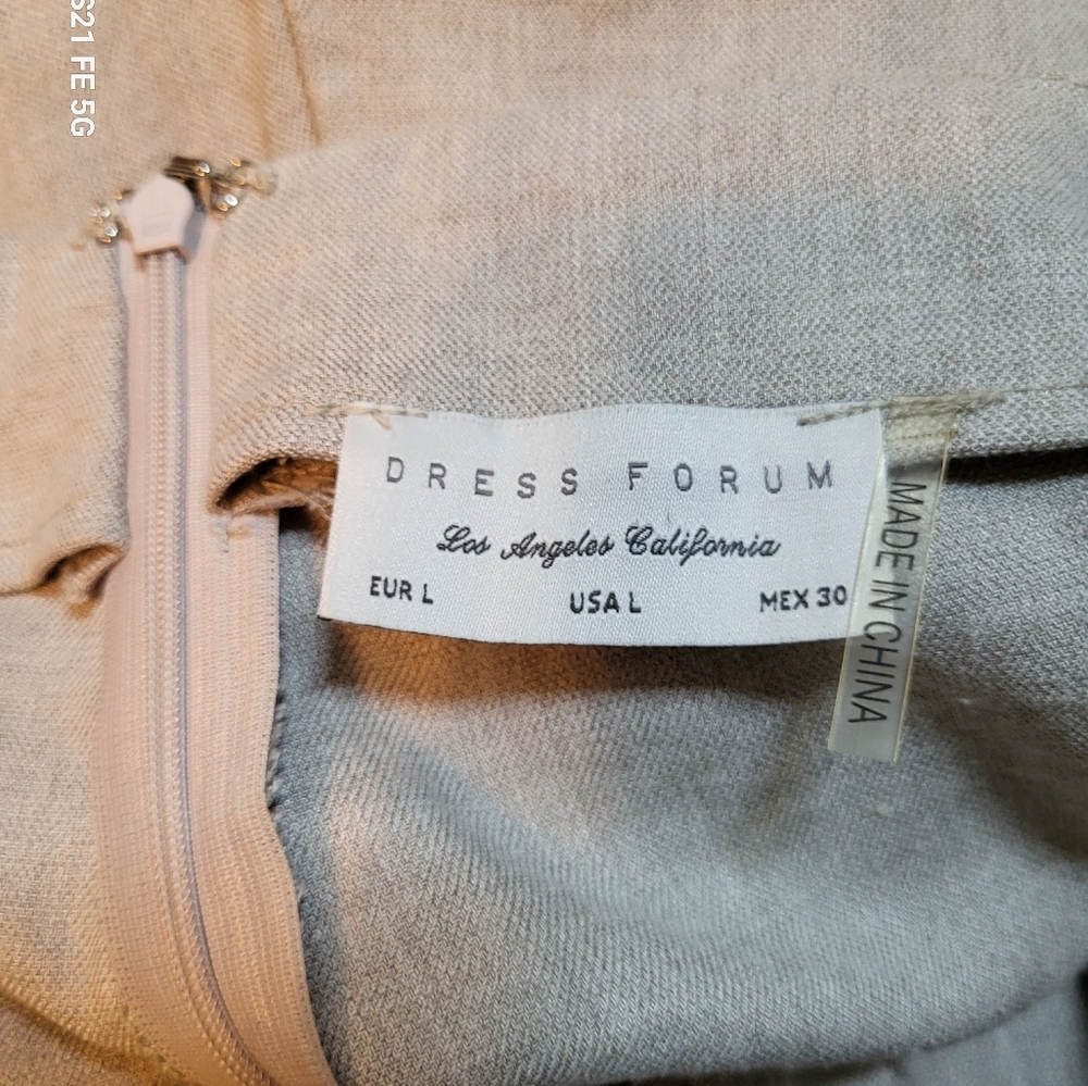 CLEARANCE! Women's Tan Pleated Shorts with Versatile Tie Detail, Large, Like New - Picture 6 of 8